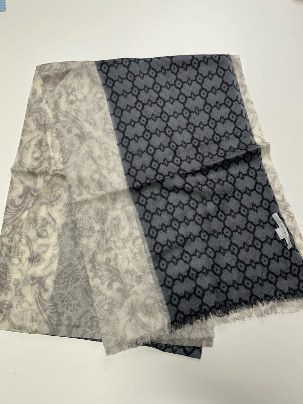 Captiva 100% Cashmere Reversible Fringe Scarf Wrap Gray Ivory Monogram Print
